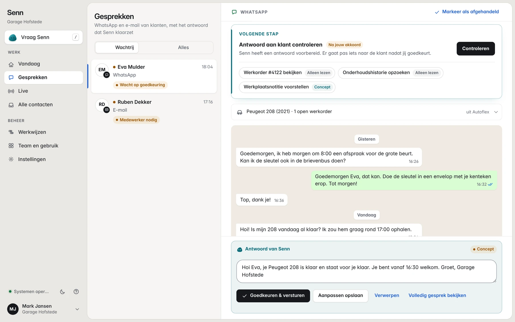 Een WhatsApp-gesprek in Senn met de klant, het voertuig uit Autoflex en een conceptantwoord dat op goedkeuring wacht.